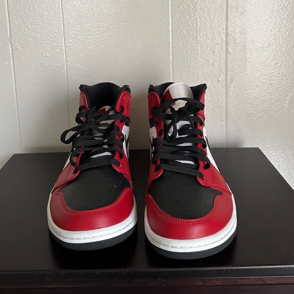 Air Jordan 1 mid